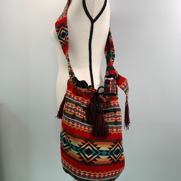 Aztec Southwestern Woven/Knitted Boho Bucket Bag Crossbody Shoulder Bucket Bag - Picture 3 of 8
